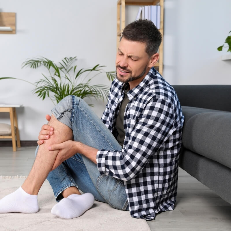Man with leg pain, Product 1-3.